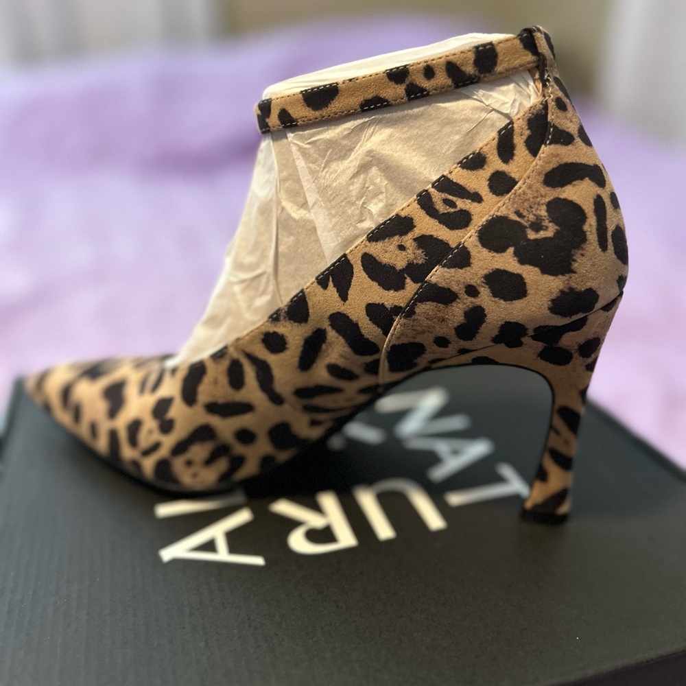 Stylish Naturalizer pumps are known for comfort!